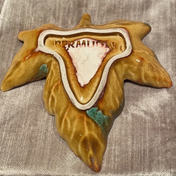 6 for $10 VINTAGE “Bermuda” Maple Leaf Dish - Picture 2 of 8